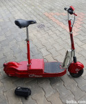 ELEKTRO skiro s sedežem