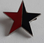 Značka Rdeča in črna zvezda na zaponko