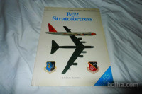 knjiga B-52 stratofortress