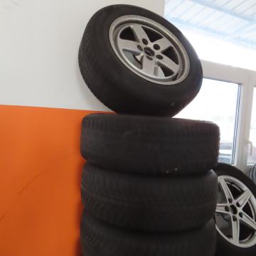 PLATIŠČE Audi A4 B9 z zimskimi pnevmatikami 8W0 601 025 št. 35