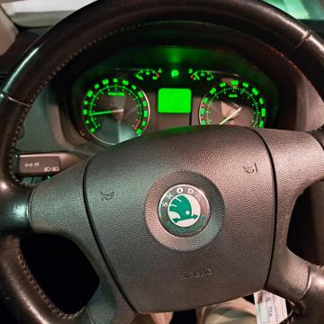Škoda Octavia Combi OCTAVIA COMBI 1.6 ELEGANCE