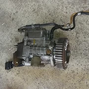 Vw golf 4 1.9 tdi BOSCH PUMPA VISOKOTLAČNA ČRPALKA