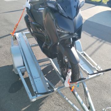 PRIKOLICA ZA MOTOR - JE