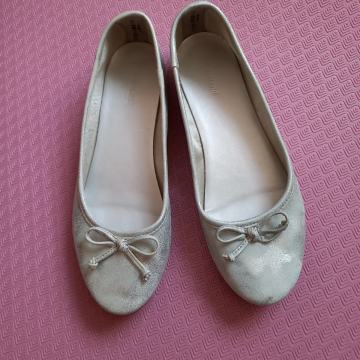 Srebrne ženske balerinke, št. 36