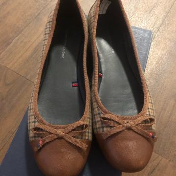 Zenske balerinke Tommy Hilfiger st. 40