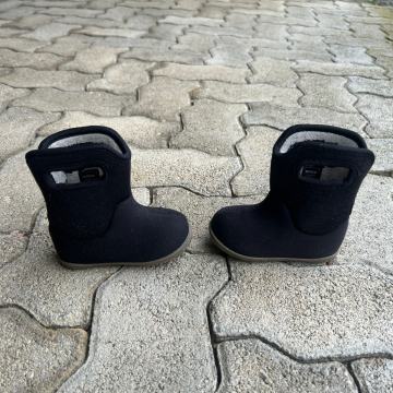 Otroški nepremočljivi barefoot škornji BOGS številka 20 (Ljubljana)