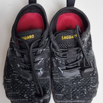 Saguaro bosonogi čevlji 27