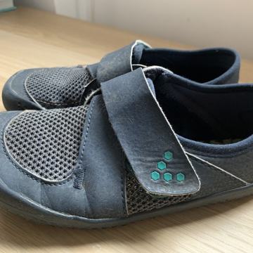 Vivobarefoot 30