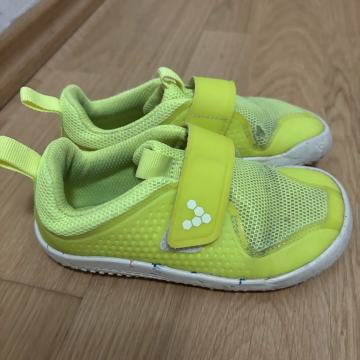 Vivobarefoot superge 27