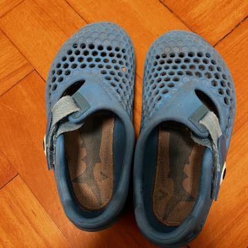 Vivobarefoot Ultra bloom št. 25