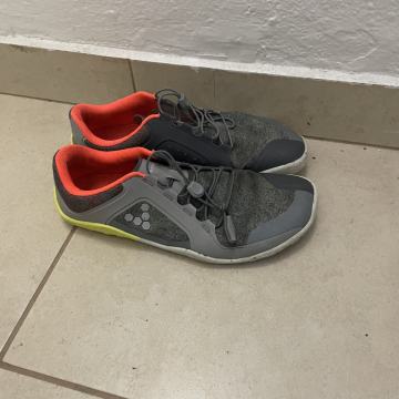 vivibarefoot št. 41