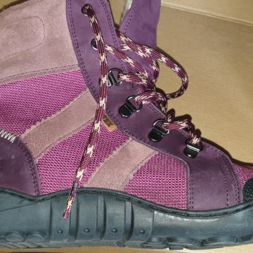 NOVI ženski barefoot / bosonogi škornji Koel, št. 42 (za obič. št. 41)