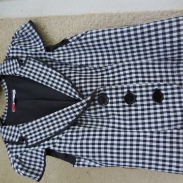 BELO ČRN BLAZER/SUKNJIČ 40