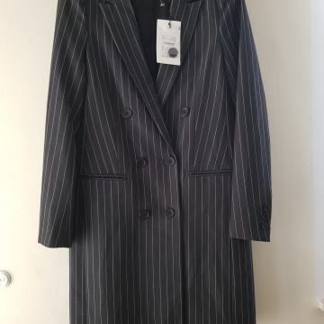 INWEAR ČRN BLAZER Z ETIKETO MPC 34/36 179,95€