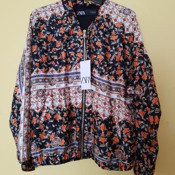 ZARA NOVA CETLIČNA JAKNA Z ETIKETO S/M/L