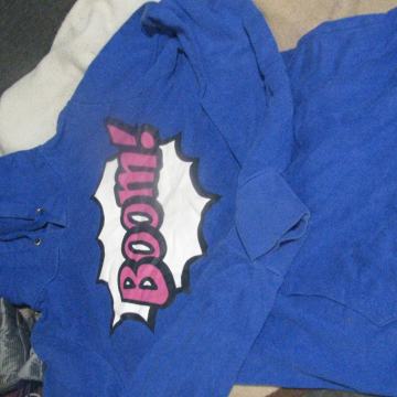 Nosečniška majica s kapuco in žepom spredaj-modro vijola, vel S-M