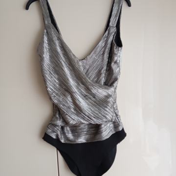 BERSHKA ČRNO SREBRN SVEČAN BODI S