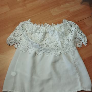 Lepa cipkasta majica crop top S