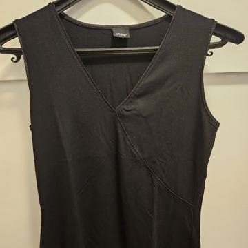 Prodam s.Oliver črn top brez rokavov št. 40