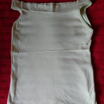 ZELO UGODNO! Športna majica brez rokavov, naprodaj zaradi selitve