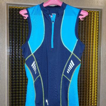 Ženske top majice 2kom M