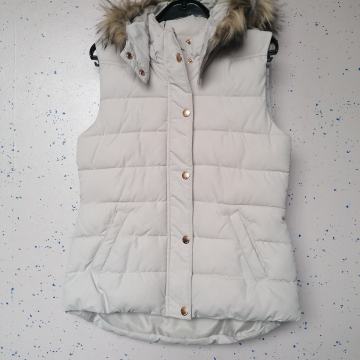 H&M brezrokavnik 146/152