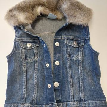 jeans brezrokavnik 128 št.