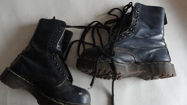 BULERJI - DR.MARTENS ŠT.5 - 38