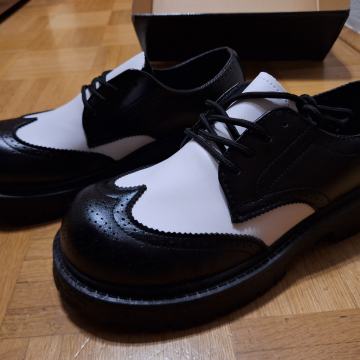 Novi bulerji Oxford Brogue – št. 43