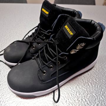Visoki moški čevlji Dunlop - novi, št. 44