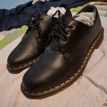 Zelo znana firma čevljev MARTENS,št.44