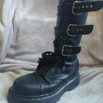 Bulerji Dr.Martens , UK št. 4, (nošeni kot 38)