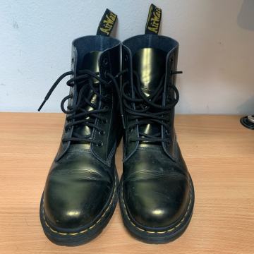 Bulerji Dr. Martens zlatozelene barve številka 42