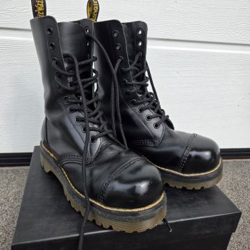 Bulerji Dr. Martens, velikost 36