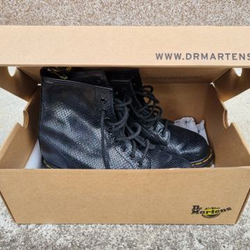 DR. MARTENS – BULER