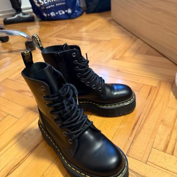 Dr. Martens Jadon