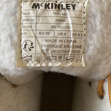 “Pisčančke” velikost 40 prodam.