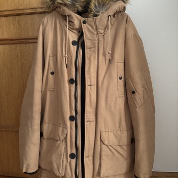 Bershka moška bunda L rjava - nova Številka L