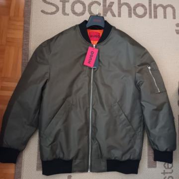 HUGO BOSS MOŠKA JAKNA - ZELO LEPA - VELIKOSTI S - NOVA