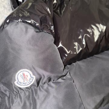 Moncler puhovka