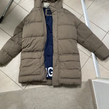 PRODAM JAKNO TOMMY HILFINGER