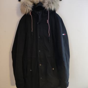 Prodam moško bundo znamke Hilfiger  (št. S)