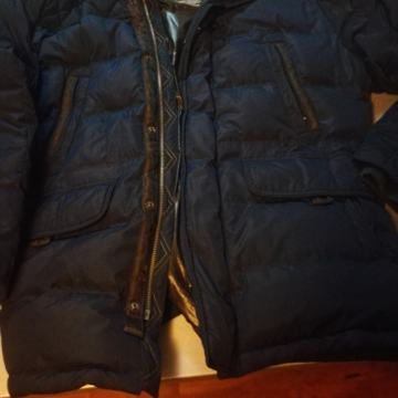 ZIMSKA JAKNA s kapuco S OLIVER black selection št. 54