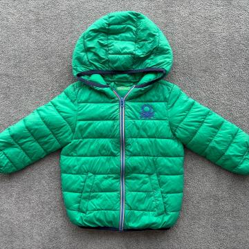 Benetton otroška tanka bundica, št. 98 (2-3 leta)