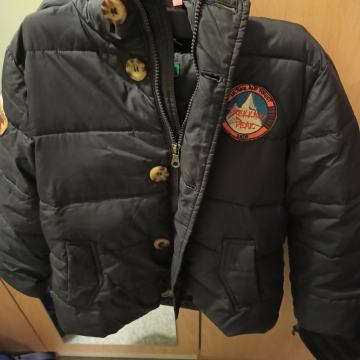 Benetton topla bundica št. 7 - 8 let (130 cm)
