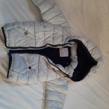 Bunda s kapuco št. 78 cm oz. 9-12 mesecev Zara