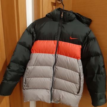 Bunda Nike 10-12 let