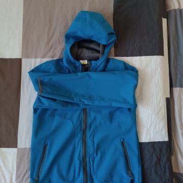 Modra softshell jakna
