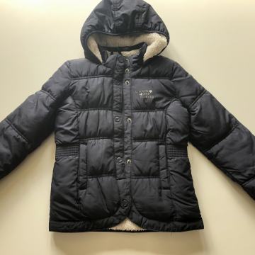 s. oliver, dekliška bunda, št. 122, 10 €