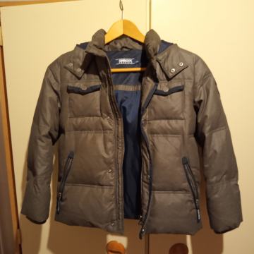 Otroška bunda puhovka GEOX za 8 let kot nova